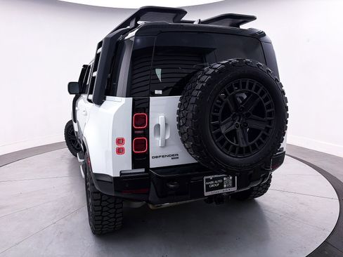 Used 2023 Land Rover Defender 110 X-Dynamic SE image 5