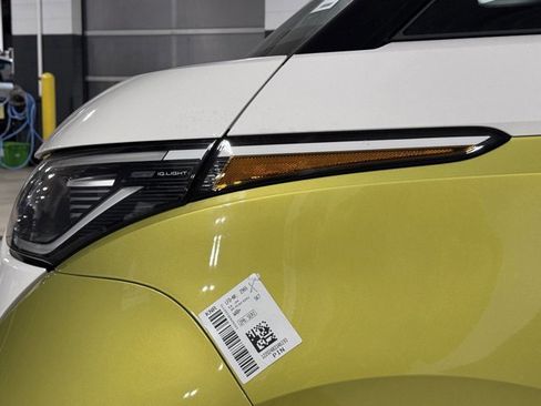 New 2025 Volkswagen ID. Buzz 1st Edition image 48