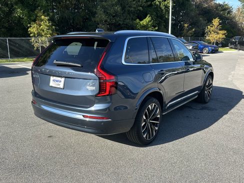 Used 2025 Volvo XC90 B6 Plus image 10