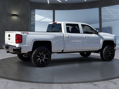 Used 2017 Chevrolet Silverado 1500 LT w/ Trailering Package AWD/4WD image 6