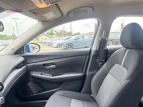 Used 2025 Nissan Sentra SV FWD image 15