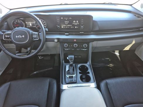 Certified 2023 Kia Carnival LX image 15
