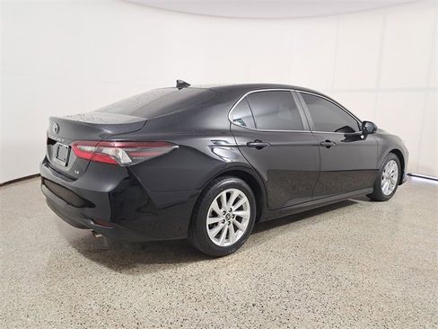 Used 2024 Toyota Camry LE image 5