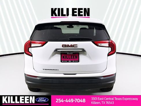 Used 2024 GMC Terrain SLE image 7