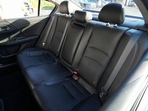Used 2015 Honda Accord Touring image 22