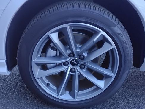 Certified 2025 Audi Q3 2.0T Premium w/ Convenience Package image 24