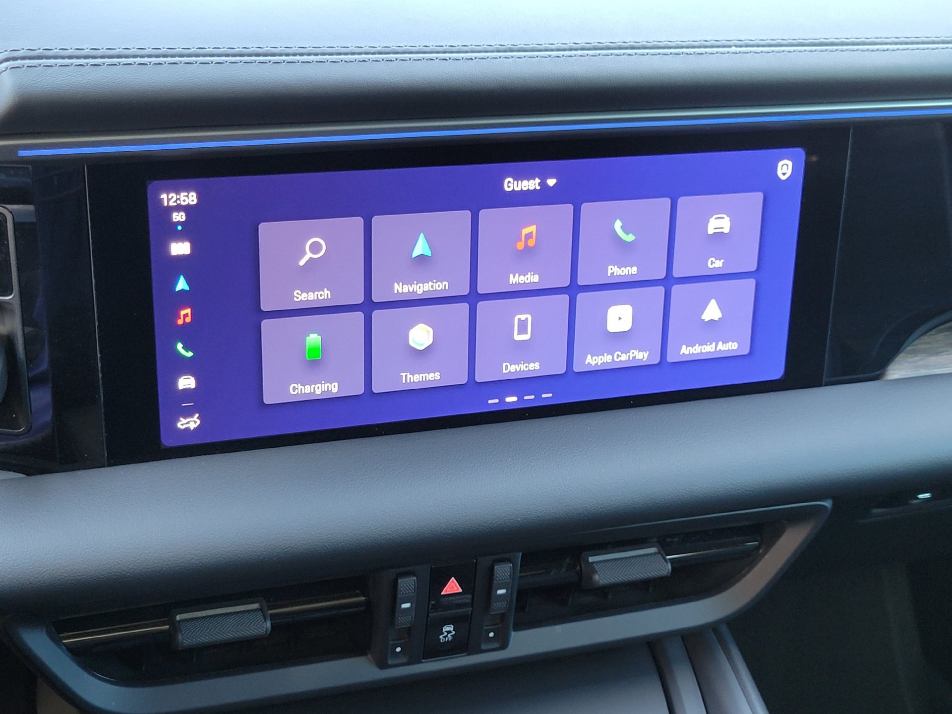 Certified 2024 Porsche Macan 4 Electric AWD/4WD image 17