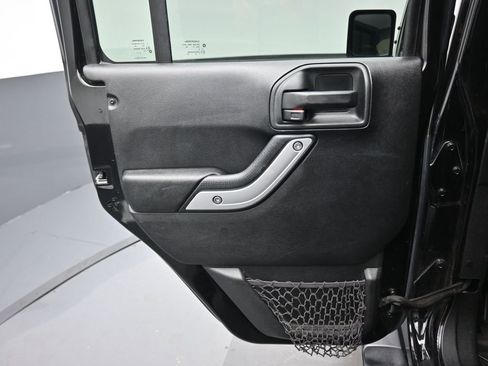 Used 2017 Jeep Wrangler Unlimited Sahara w/ Max Tow Package image 25