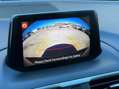 Used 2018 MAZDA MAZDA3 Sport image 35