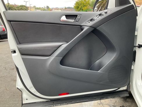 Used 2014 Volkswagen Tiguan SE FWD image 21