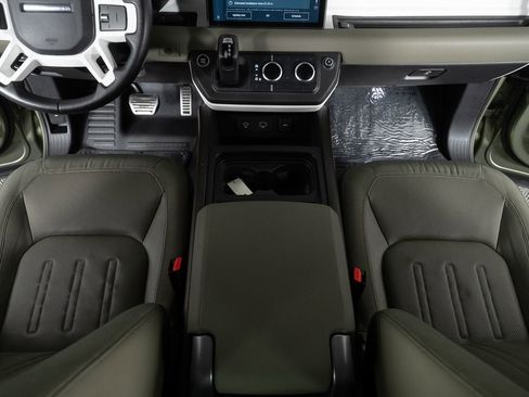 Used 2020 Land Rover Defender 110 S image 36