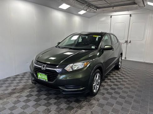 Used 2017 Honda HR-V LX image 3