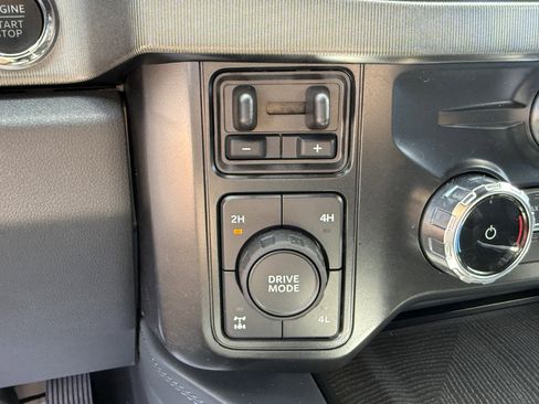 Certified 2025 Ford F250 Platinum w/ FX4 Off-Road Package image 23