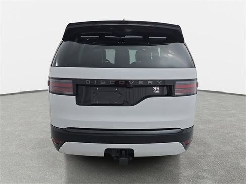Used 2025 Land Rover Discovery Dynamic SE image 6