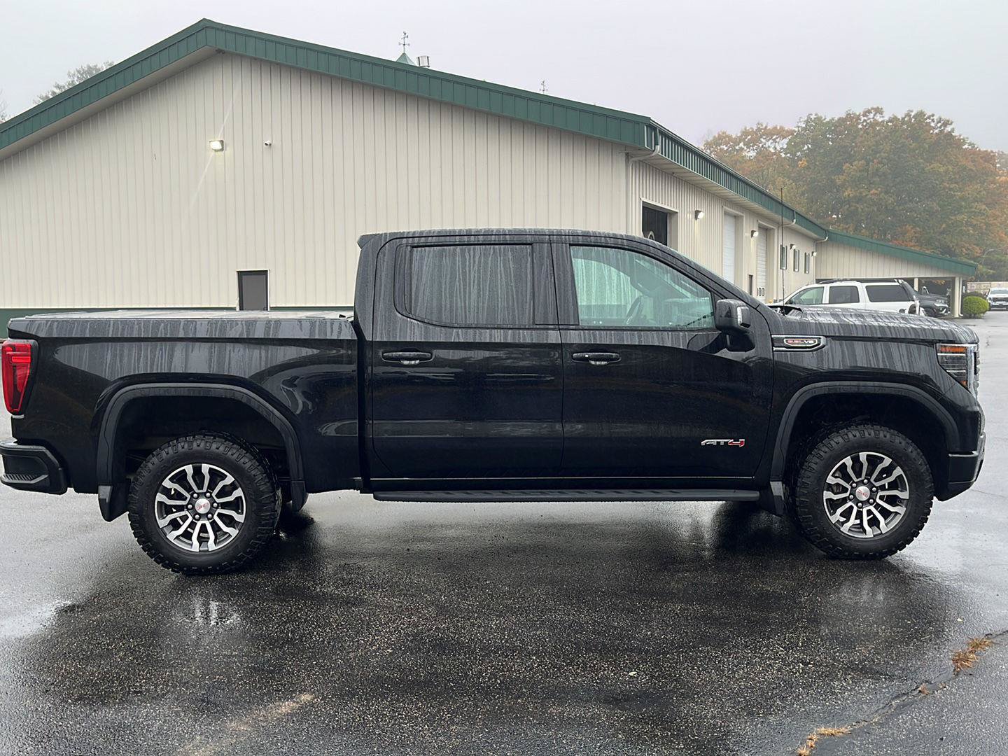 Used 2023 GMC Sierra 1500 AT4 w/ AT4 Preferred Package AWD/4WD image 6