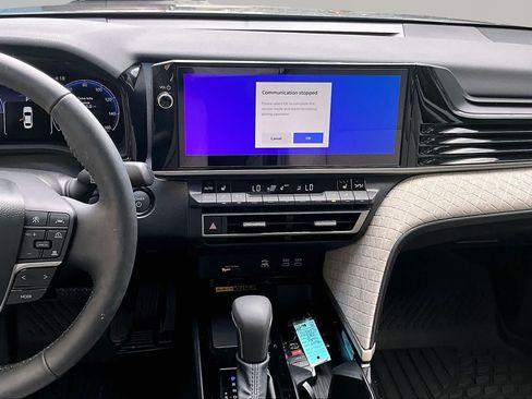 Used 2026 Toyota Camry XLE FWD image 7