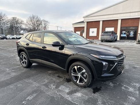 Used 2024 Chevrolet Trax RS image 11