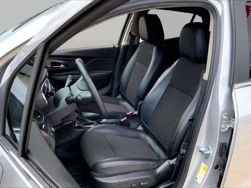 Used 2021 Buick Encore Preferred FWD image 8