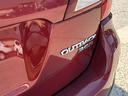 Used 2016 Subaru Outback 3.6R Limited AWD/4WD image 32