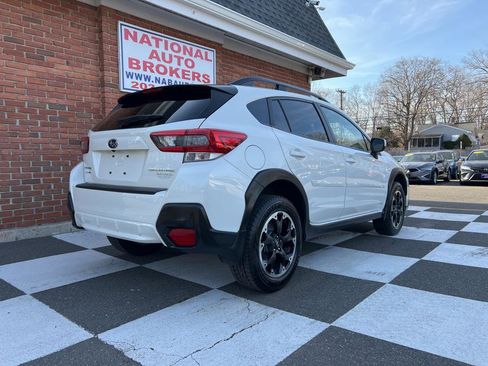 Used 2021 Subaru Crosstrek 2.0i Premium image 11
