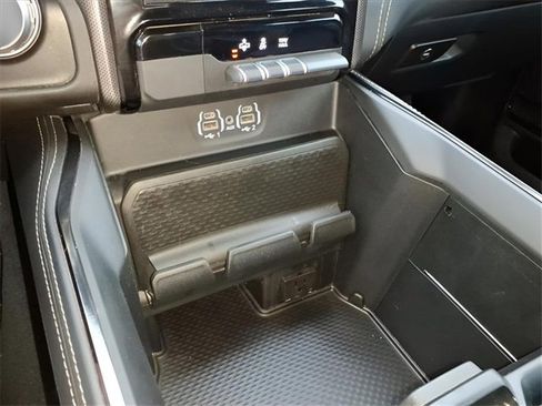 Used 2024 RAM 1500 Limited w/ Night Edition image 10