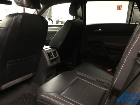 Used 2021 Volkswagen Atlas Cross Sport SE image 30