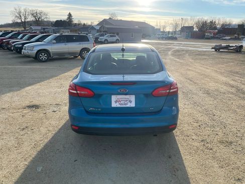Used 2016 Ford Focus SE w/ Equipment Group 201A image 3