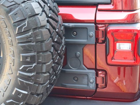 Used 2021 Jeep Wrangler Unlimited Rubicon AWD/4WD image 15