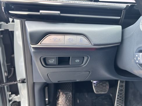 Used 2025 Genesis GV80 3.5T e-SC image 18