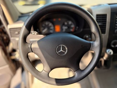 Used 2015 Mercedes-Benz Sprinter 3500 image 15