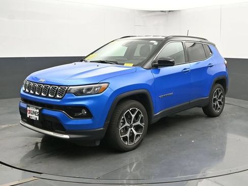 Used 2025 Jeep Compass Limited AWD/4WD image 7