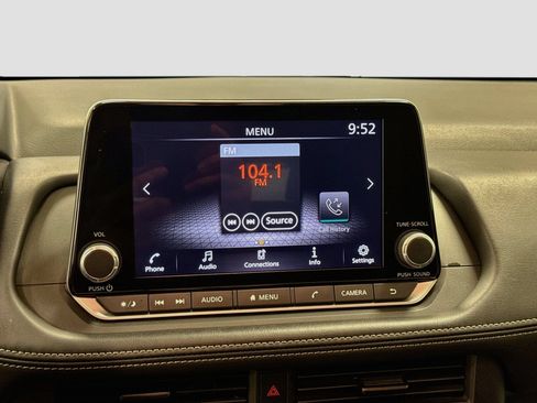 Used 2024 Nissan Rogue S AWD/4WD image 14