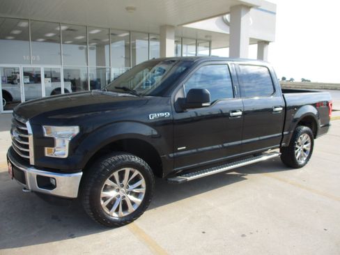 Used 2015 Ford F150 XLT w/ Equipment Group 302A Luxury image 2