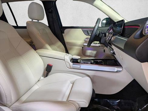 Used 2023 Mercedes-Benz GLB 250 image 22