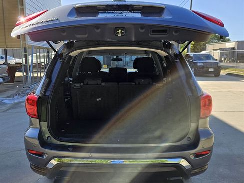 Used 2019 Nissan Pathfinder S image 10