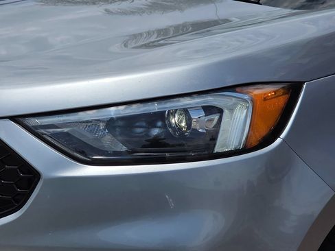 Used 2021 Ford Edge ST-Line w/ Class II Trailer Tow Package AWD/4WD image 6