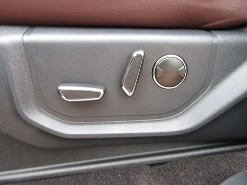 Certified 2022 Ford Expedition Limited image 12