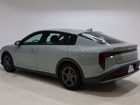 Used 2025 Kia K4 LXS image 6