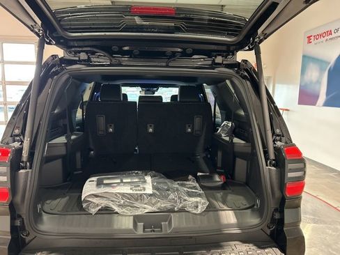 New 2025 Toyota 4Runner Limited image 18
