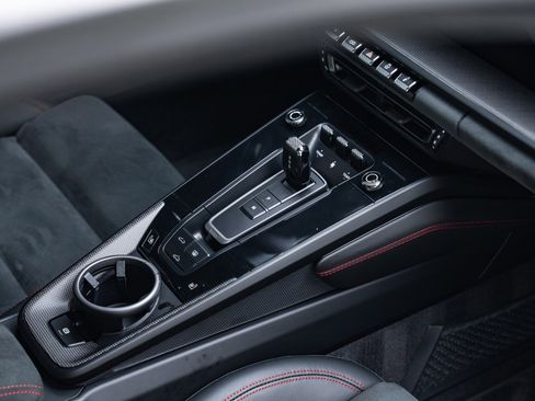 Used 2024 Porsche 911 Carrera GTS image 33