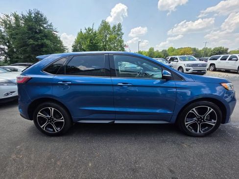 Used 2019 Ford Edge ST w/ Convenience Package AWD/4WD image 4