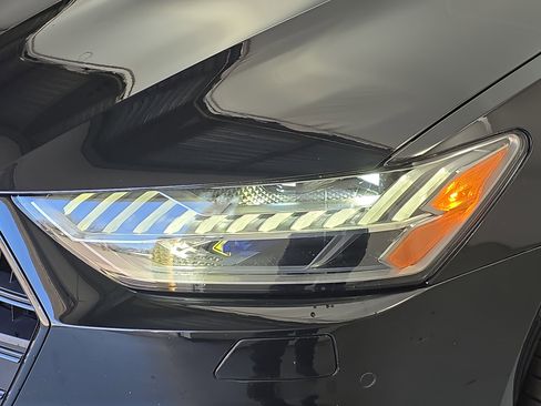 Used 2022 Audi S7 Prestige w/ Prestige Package image 32