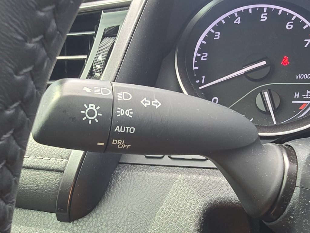 Used 2023 Toyota Camry SE FWD image 24