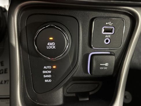 Used 2018 Jeep Compass Latitude w/ Cold Weather Group image 21