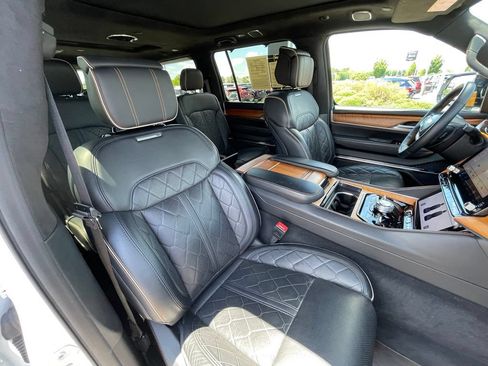 Used 2024 Jeep Grand Wagoneer L Series III AWD/4WD image 32