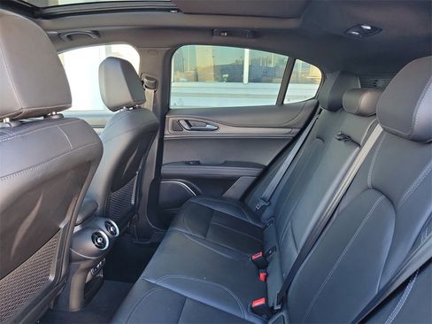 Used 2023 Alfa Romeo Stelvio Ti image 5
