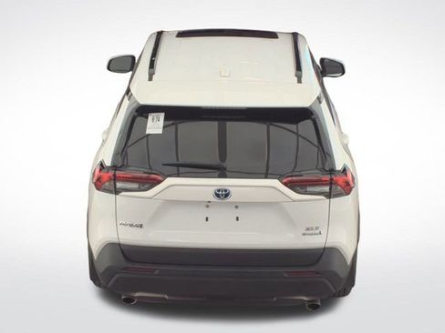 Used 2024 Toyota RAV4 XLE w/ Convenience Package image 5