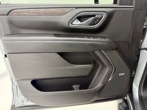 Used 2021 Chevrolet Suburban Z71 w/ Z71 Signature Package AWD/4WD image 28