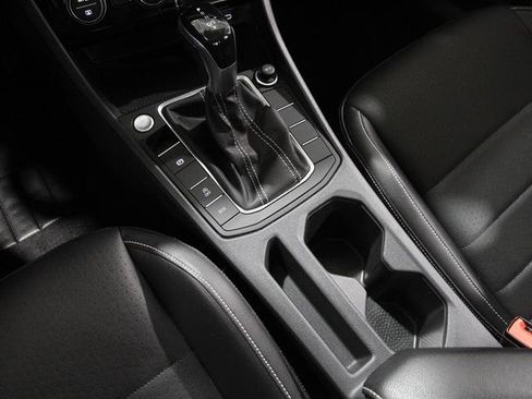 Used 2023 Volkswagen Jetta SE image 14