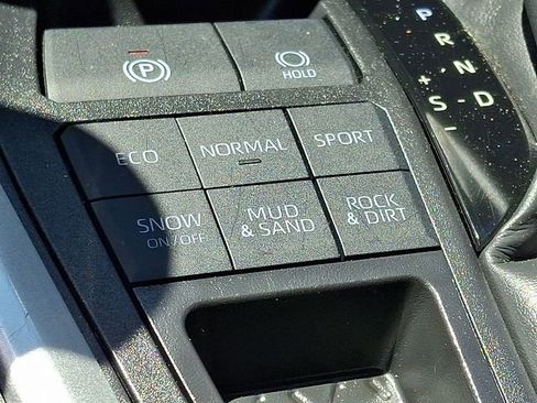 Used 2025 Toyota RAV4 XLE AWD/4WD image 22